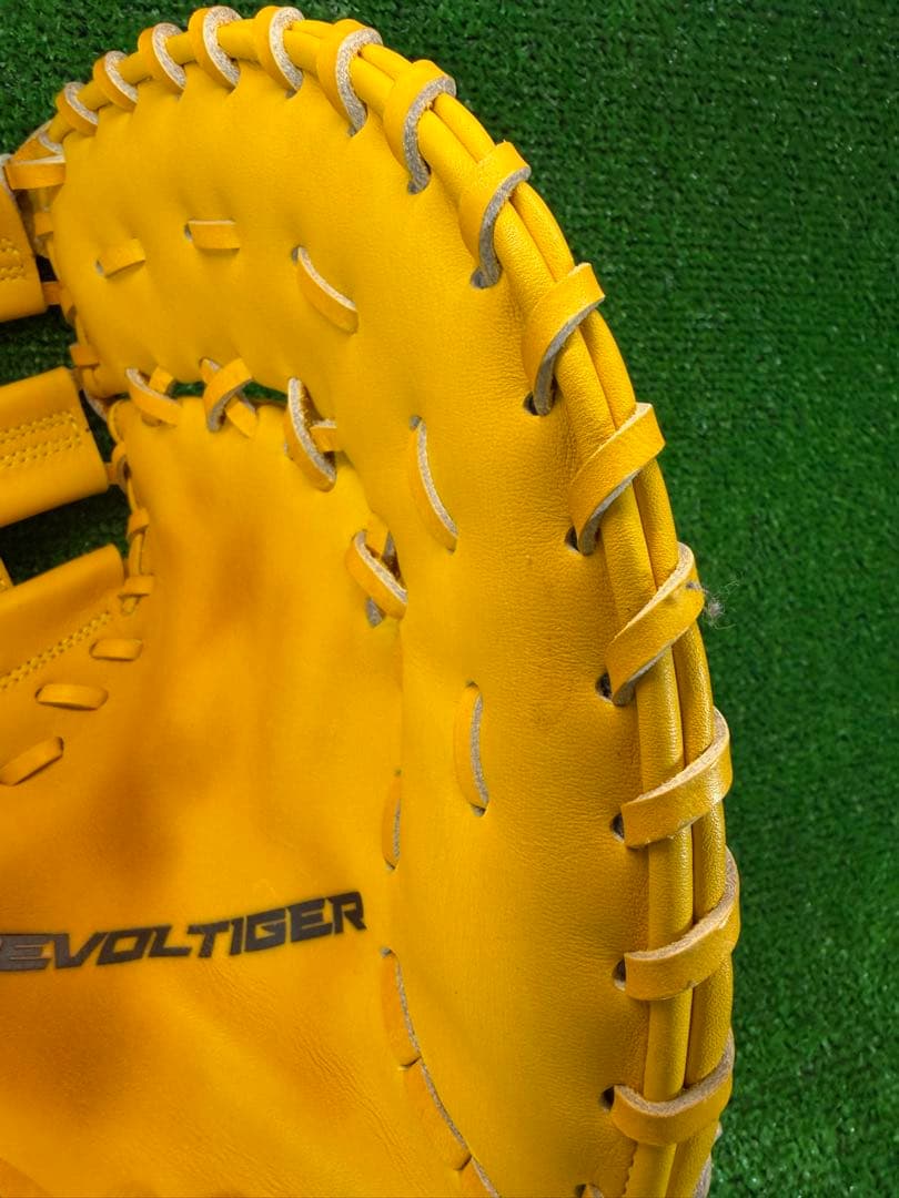 ミツワタイガー　REVOLTIGER　軟式　ファーストミット