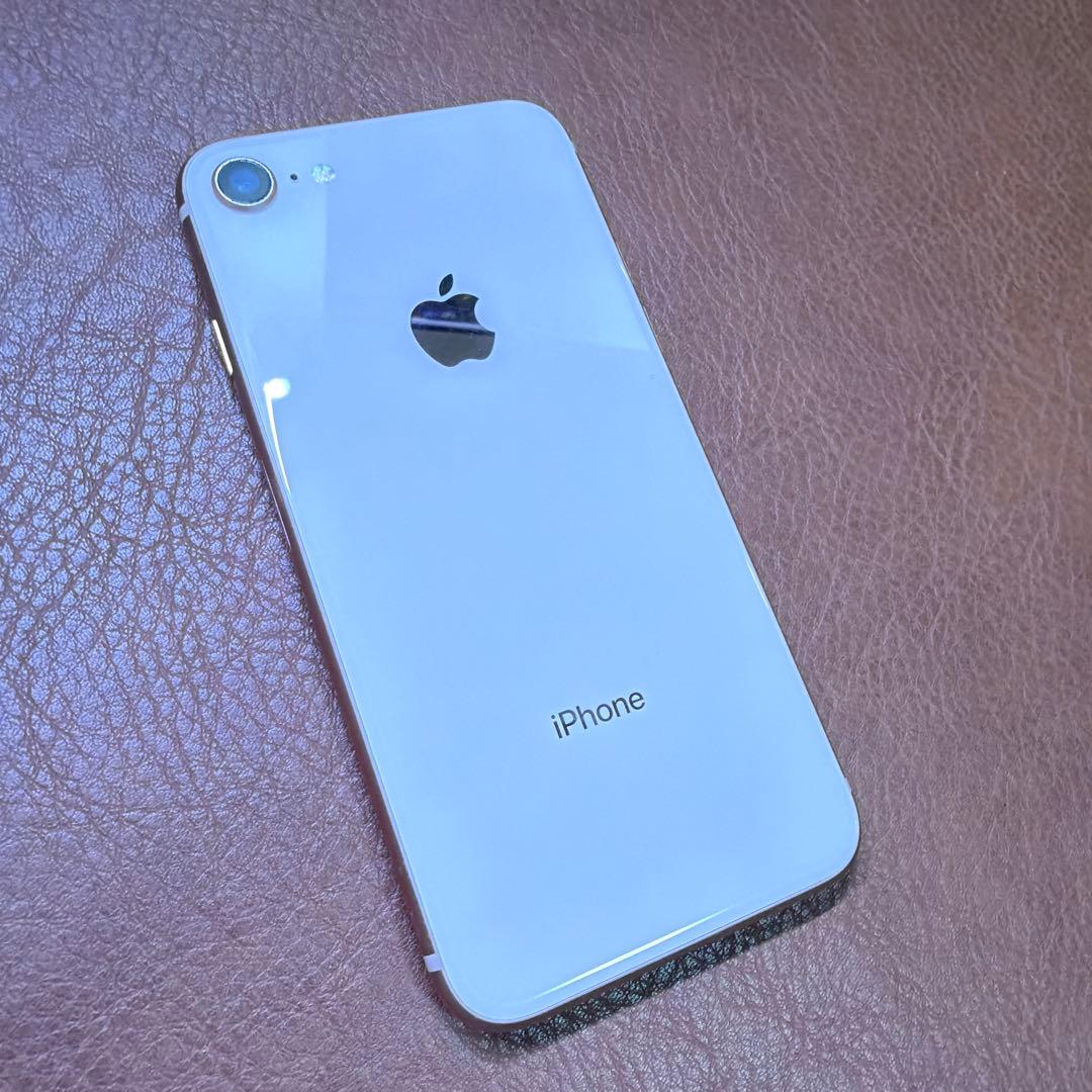 iPhone 8 画面ひび割れあり　256gb