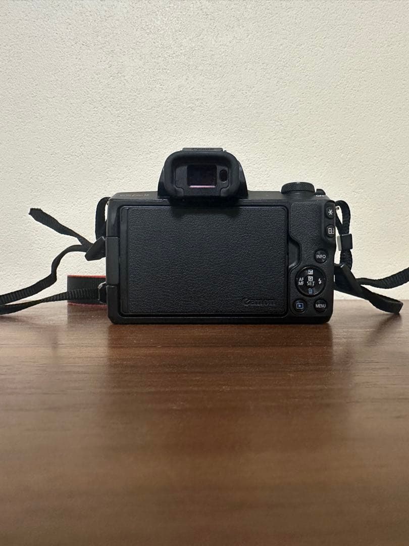 【値下げ】ミラーレスカメラ　Canon kissM2