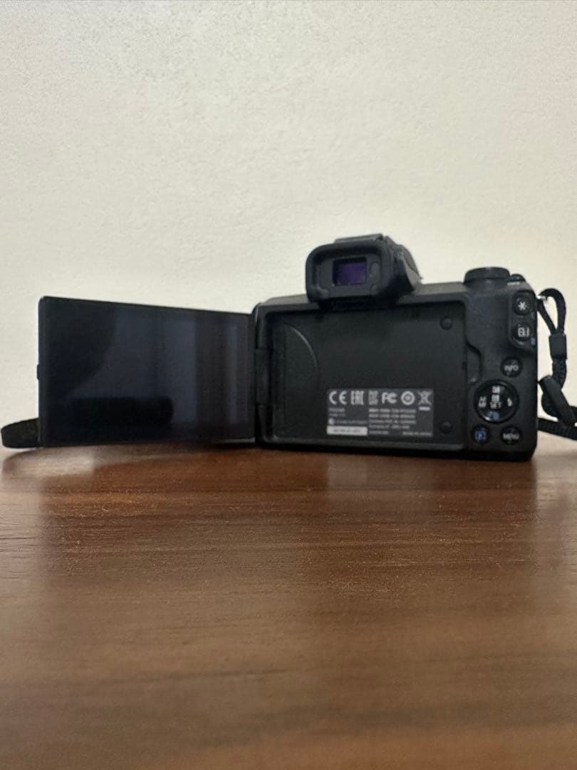 【値下げ】ミラーレスカメラ　Canon kissM2