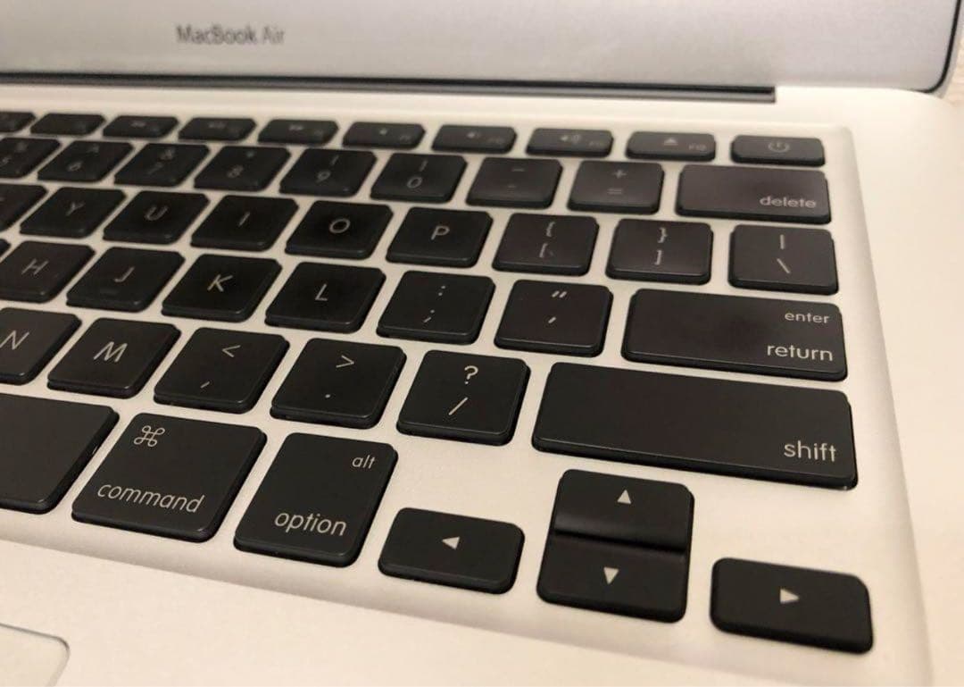 美品 MacBook Air（13-inch, Late 2010）おまけ付き