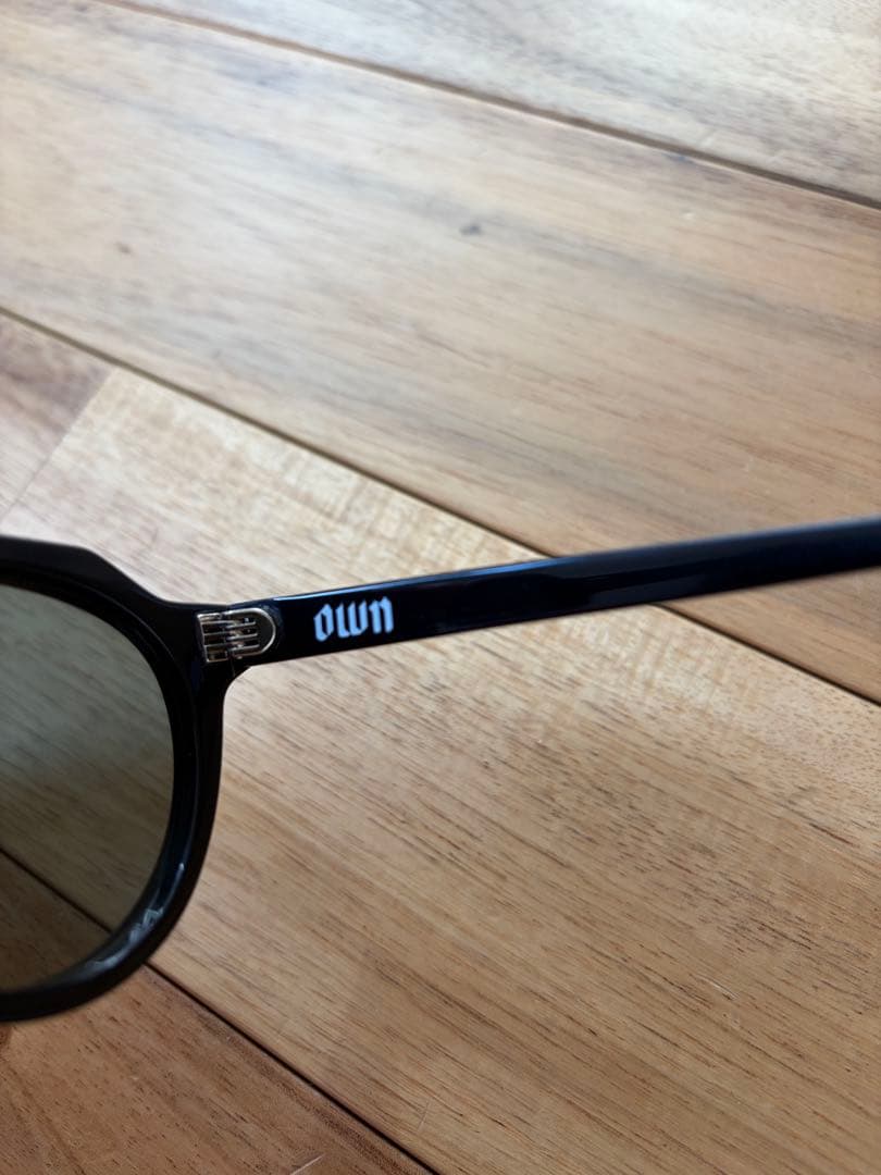 OWN ブラック ラウンドサングラス #09