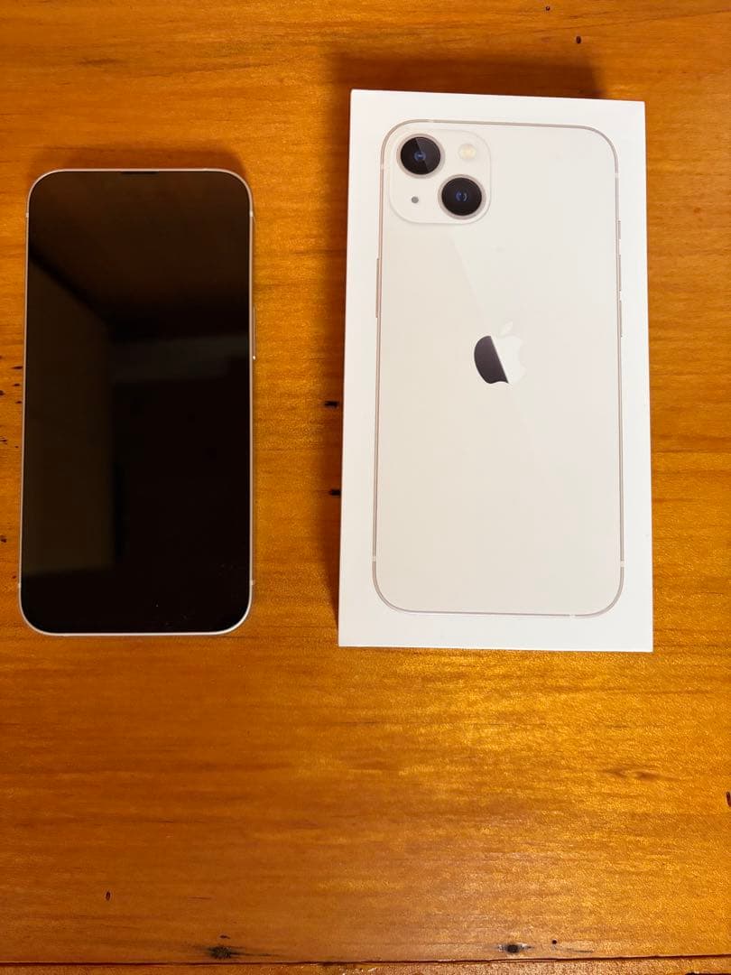 Apple iPhone 13 ホワイト 本体　美品　バッテリー89%