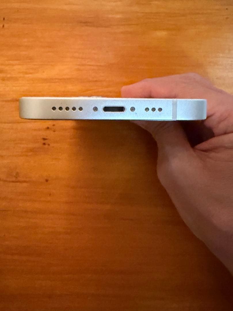 Apple iPhone 13 ホワイト 本体　美品　バッテリー89%