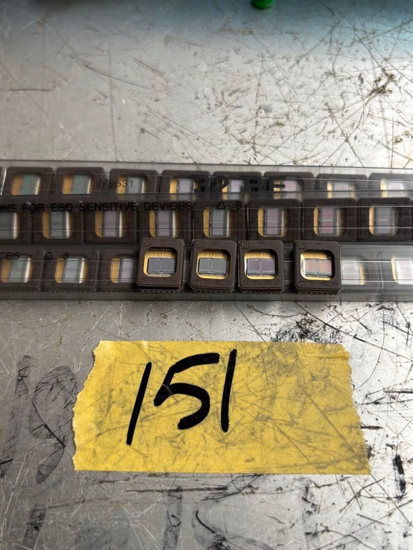 (30個)ICチップAM27C020-150LC。新品同様。未使用。長期保管品