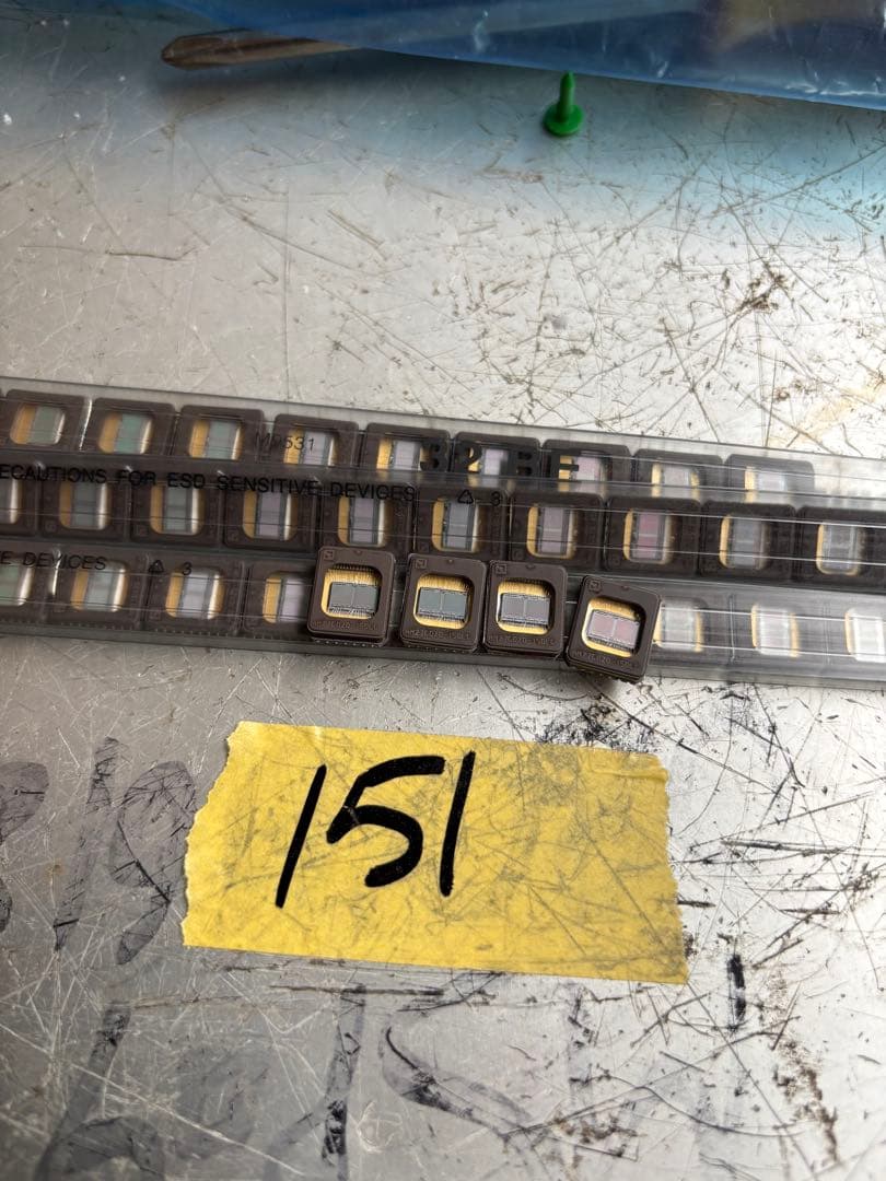 (30個)ICチップAM27C020-150LC。新品同様。未使用。長期保管品