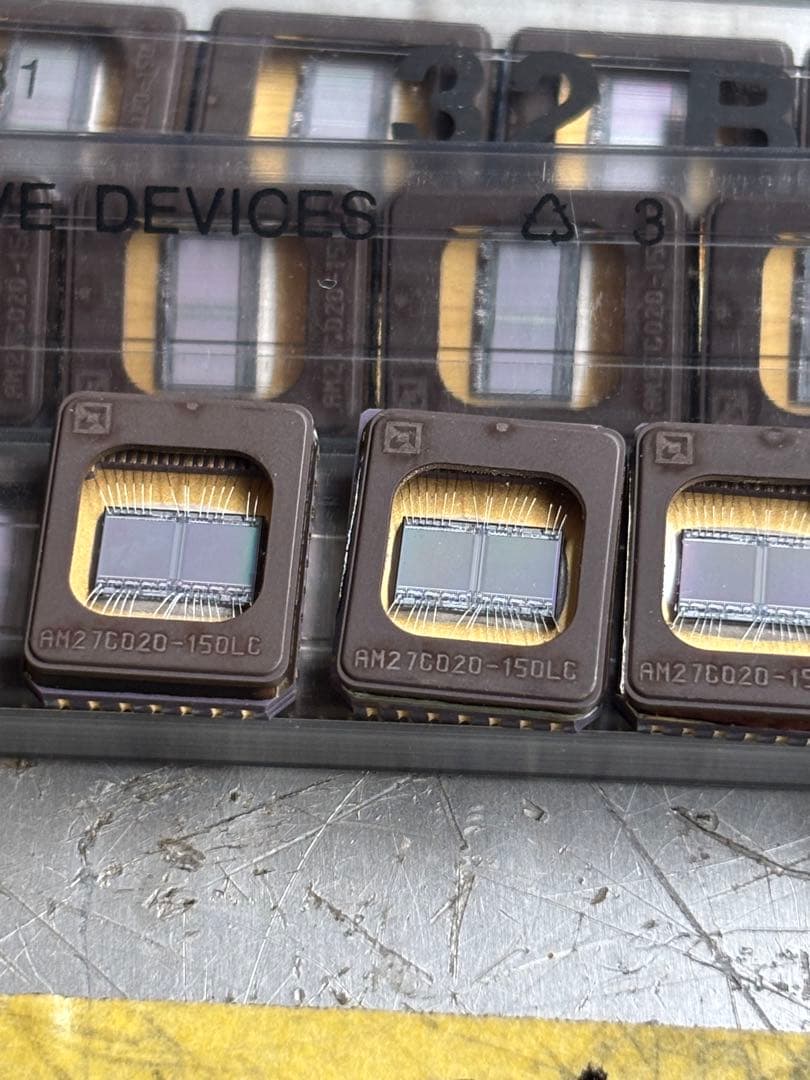 (30個)ICチップAM27C020-150LC。新品同様。未使用。長期保管品