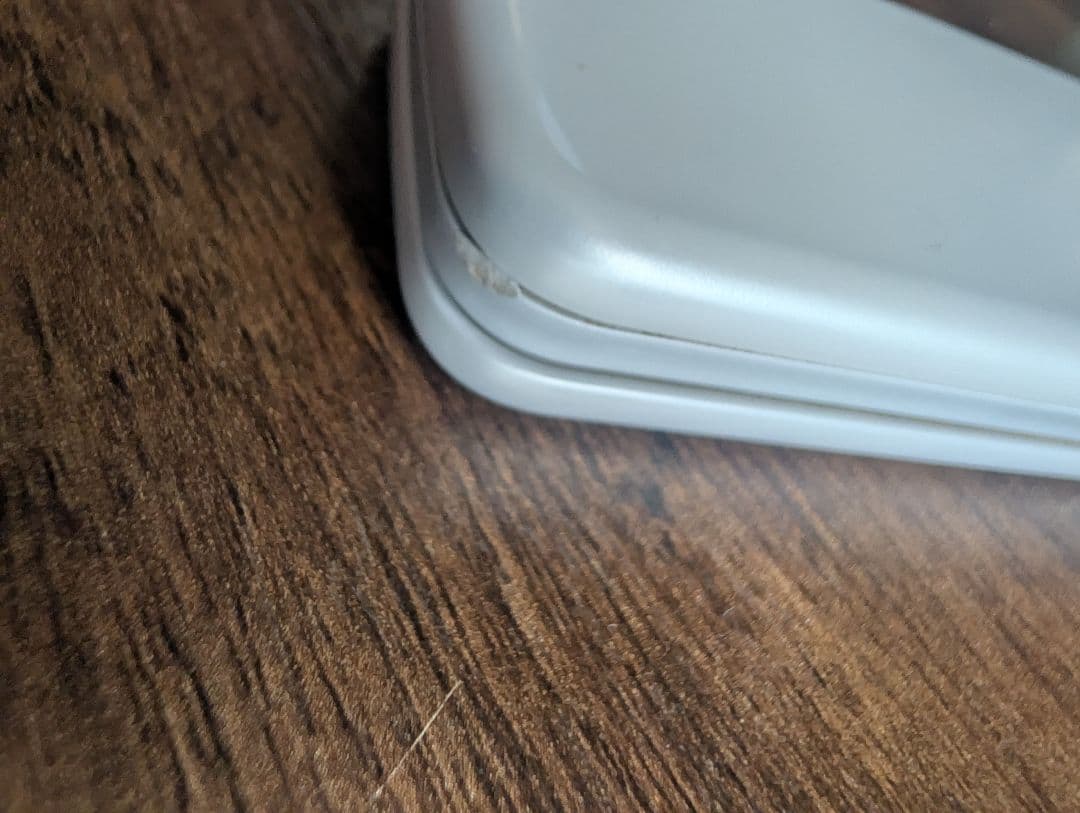 らくらくホン F-01M ホワイト