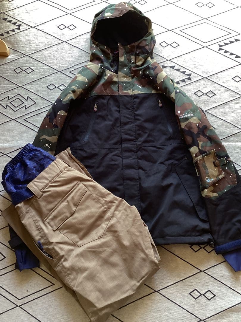 ポンタペス黒迷彩ＸベージュＭメンズスノボウェアスキーウェア