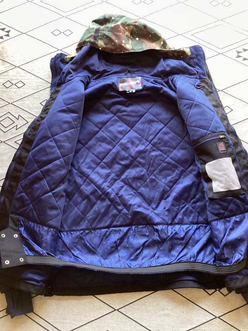 ポンタペス黒迷彩ＸベージュＭメンズスノボウェアスキーウェア