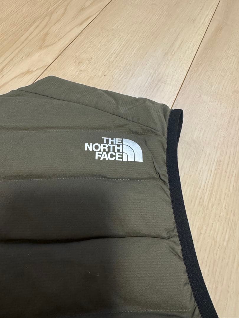 ノースフェイス　レッドランプロベスト　NY8197ニュートープ　L