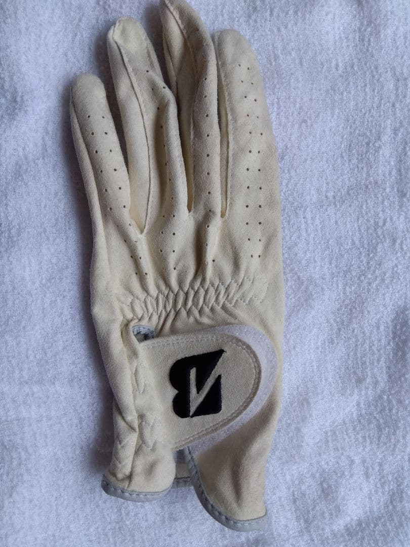 【クリームパンダ】ゴルフボール✕1、グローブ