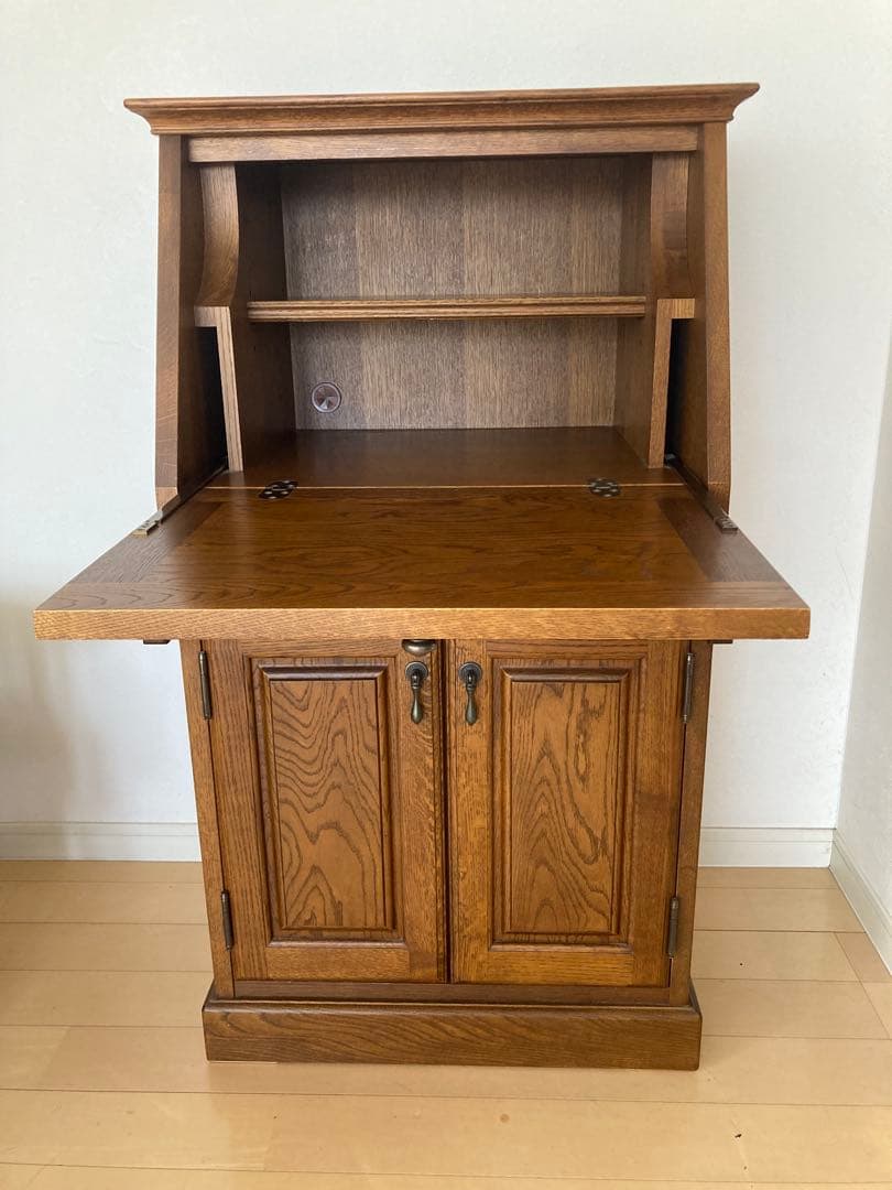 ココナッツ【葉山ガーデン】ライティングビューロー　特別仕様