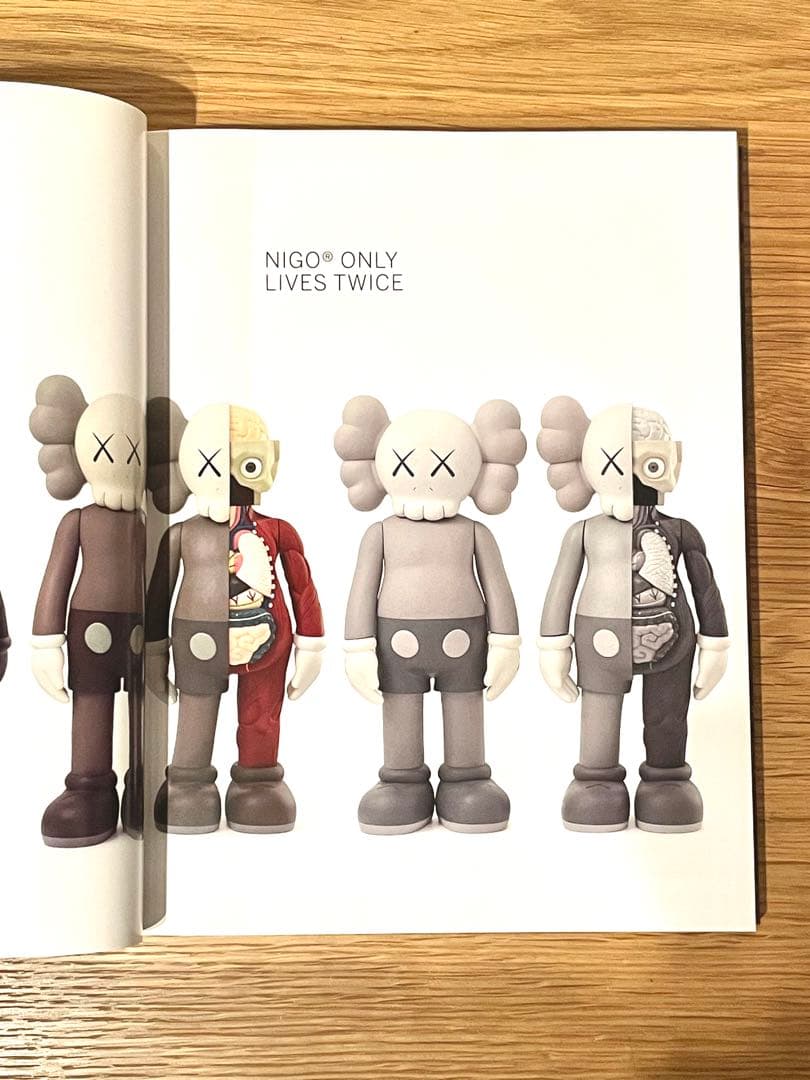 【希少】Sotheby's NIGO ONLY LIVES TWICE 図録