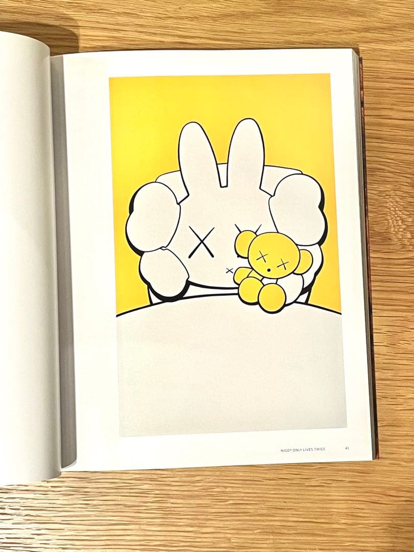 【希少】Sotheby's NIGO ONLY LIVES TWICE 図録
