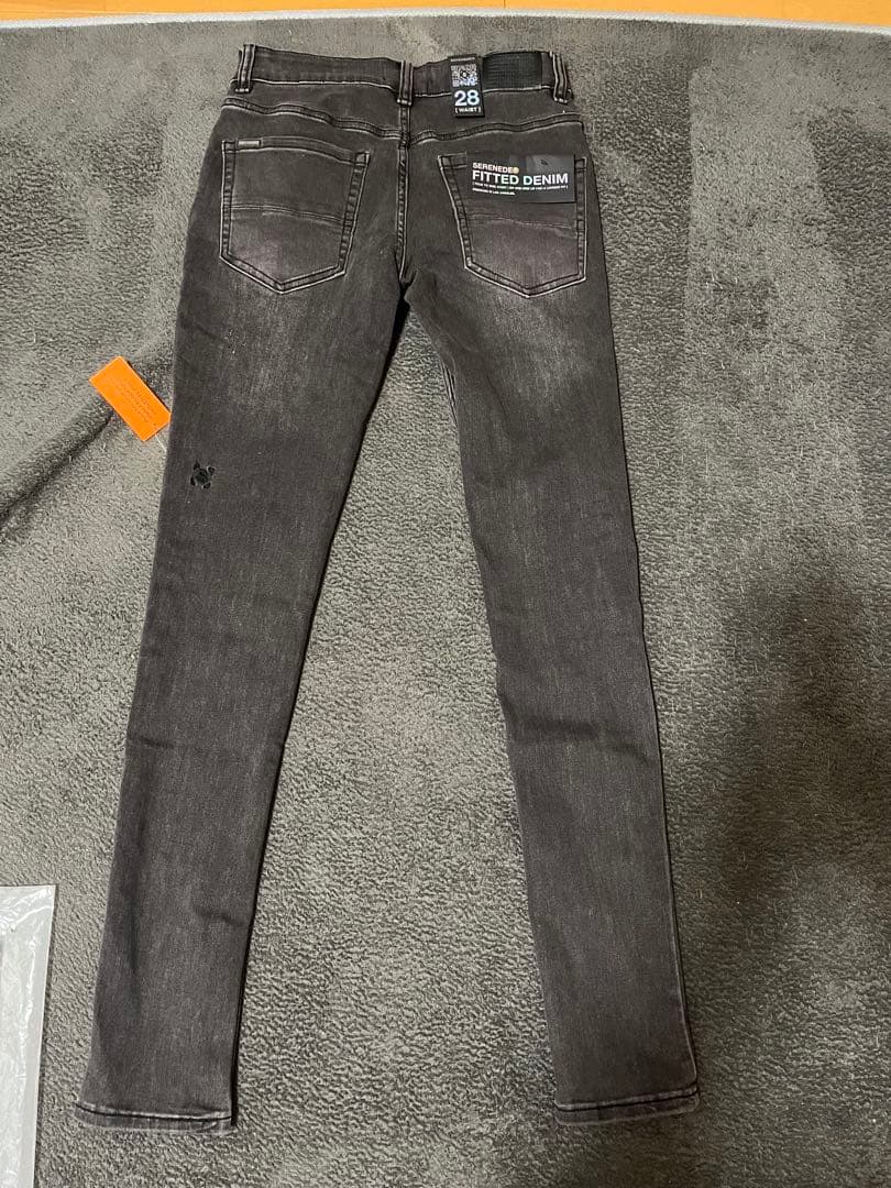 serenede スリムフィットデニム　28