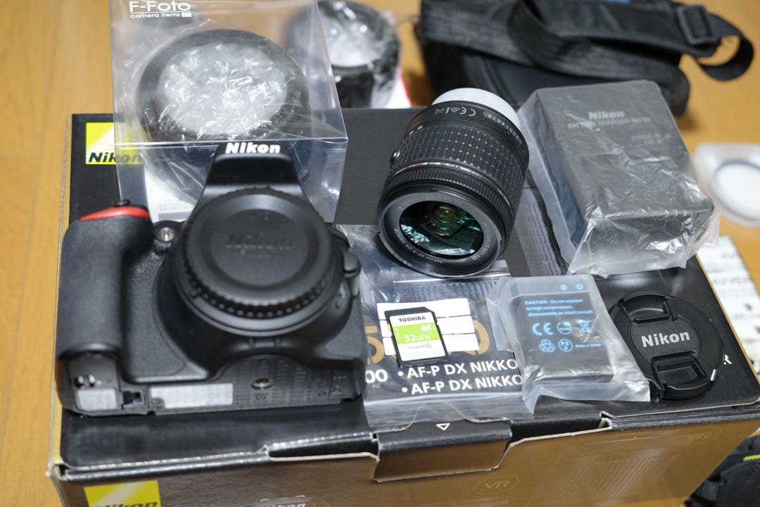 Nikon D5600 デジタル一眼レフカメラ【美品】