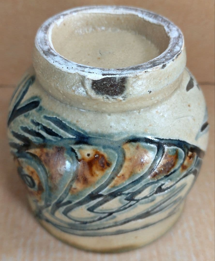 【本物保証】金城次郎 湯呑(海老魚紋）共箱(本人書付）栞 壷屋焼 人間国宝 美品