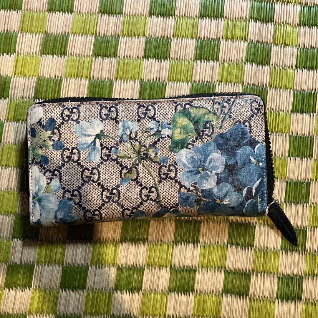 GUCCI フラワーパターン 長財布