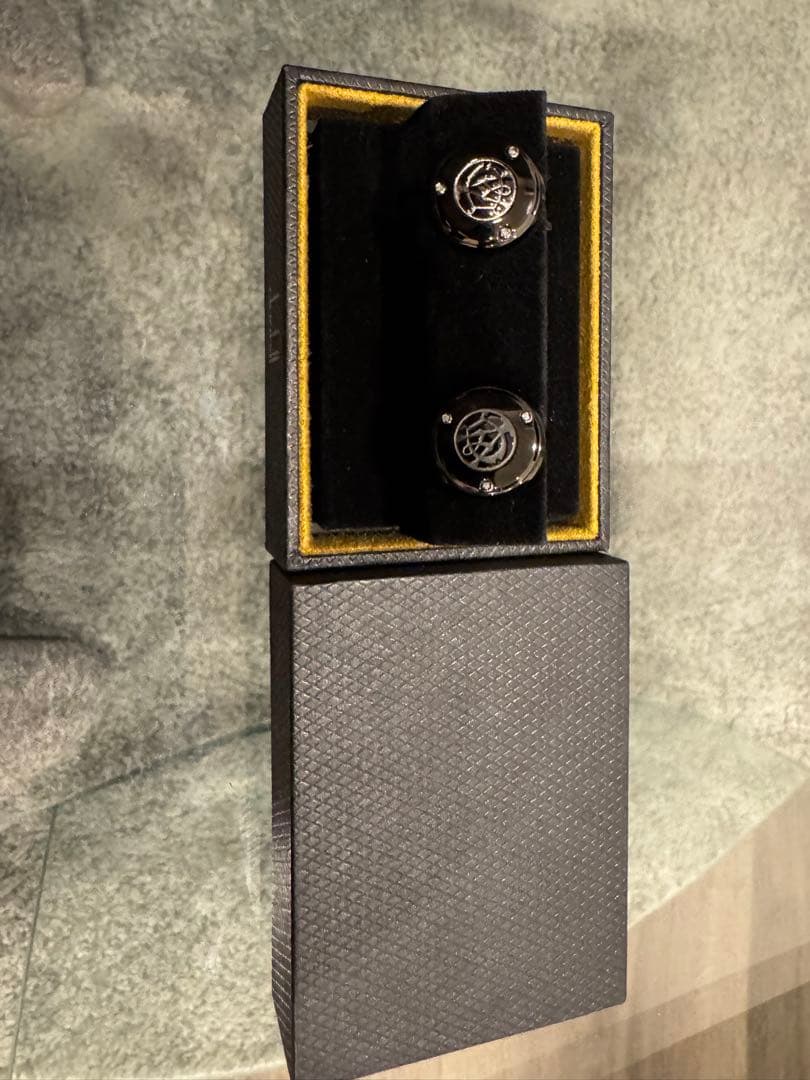 ダンヒル　Dunhill カフリンクス 専用ケース付き