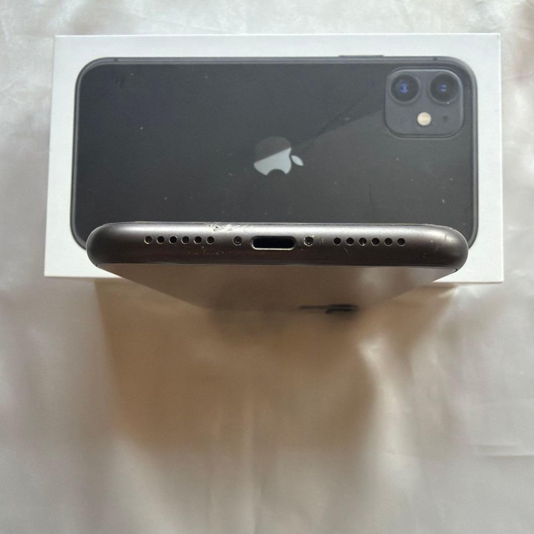 iPhone 11 128GBブラック MWM02J/A SIMフリー