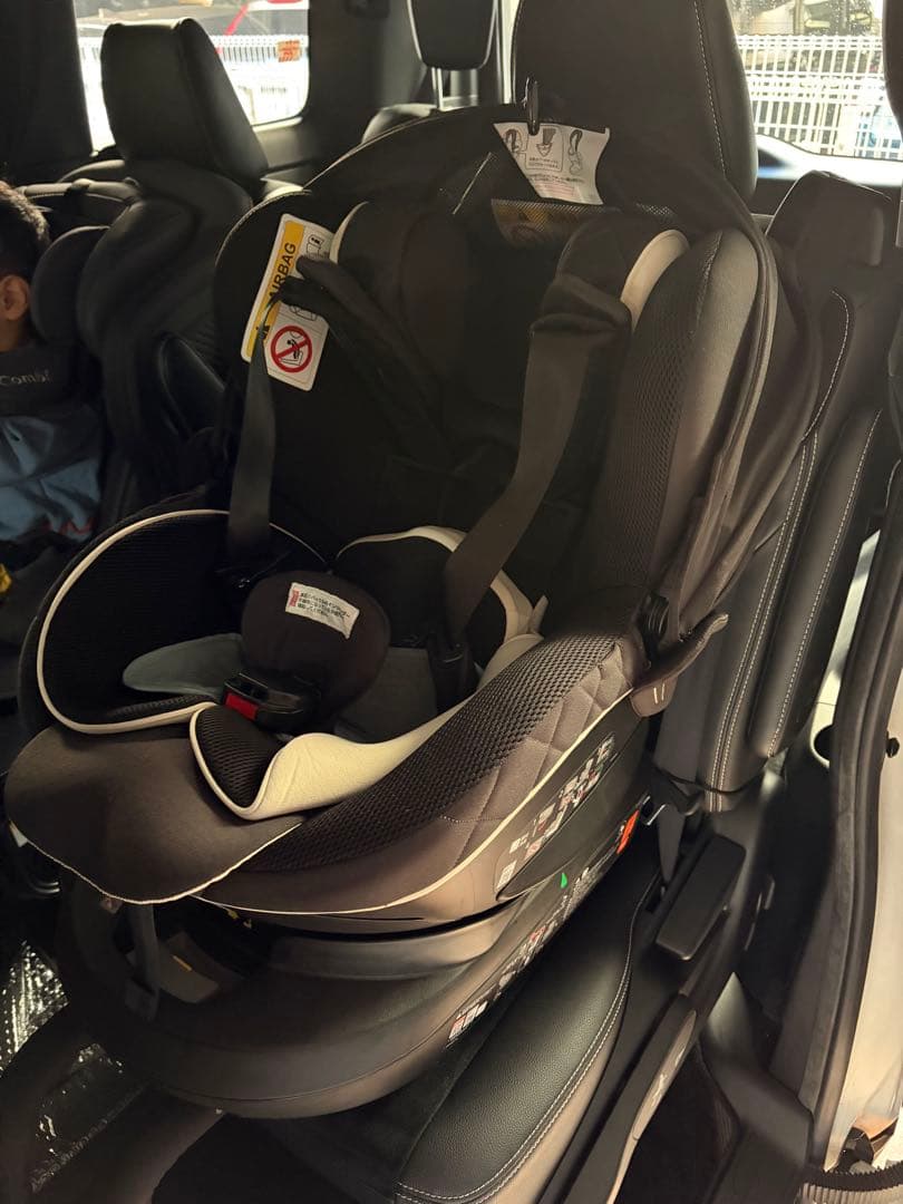 AILEBEBE KURUTTO6i ISOFIX 日よけ付き