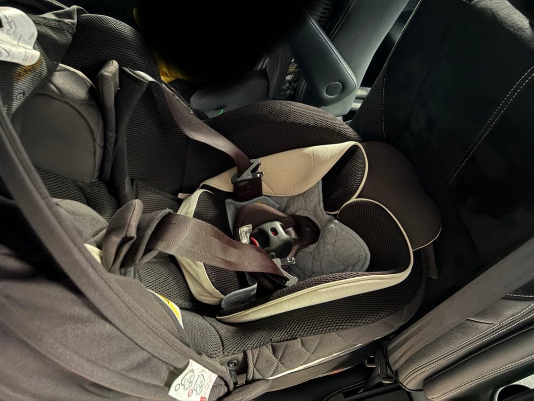 AILEBEBE KURUTTO6i ISOFIX 日よけ付き