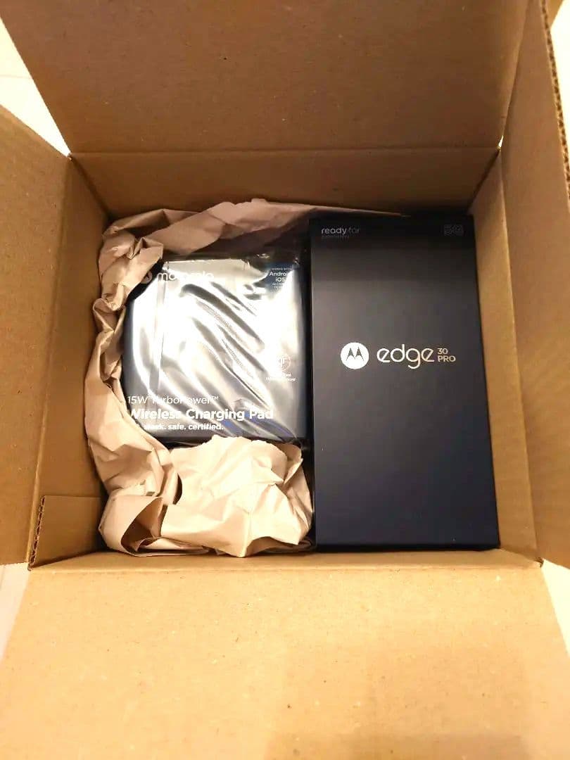 【今だけ価格！】motorola edge 30 PRO 8GB 充電器付