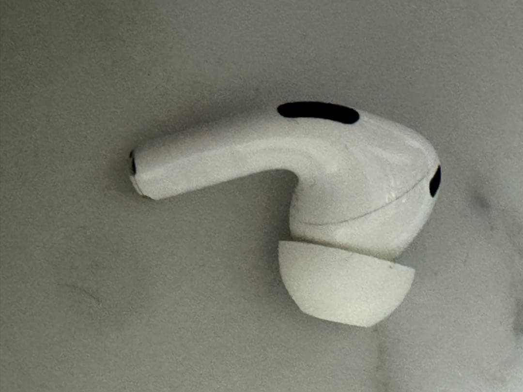 AirPods pro 第二世代　本体 ホワイト 充電ケース付き