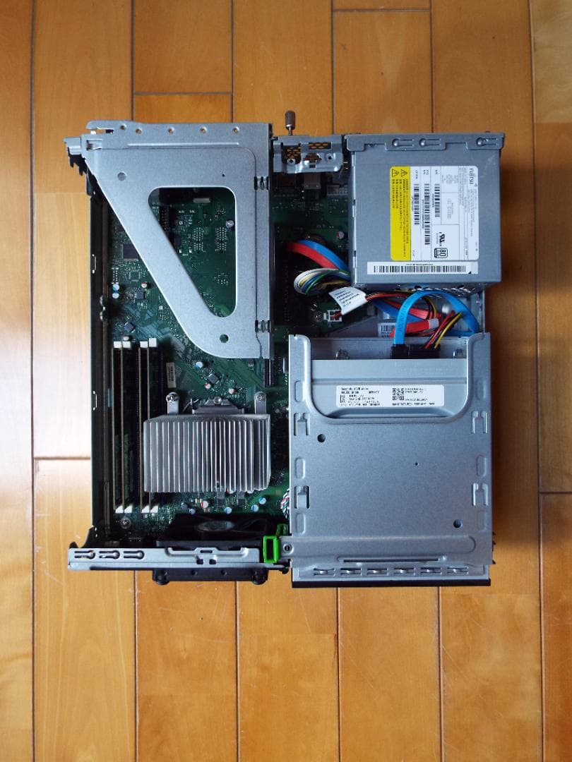 Windowsデスクトップ ESPRIMO D588/B i3-9100 16G SSD512G+HDD1T