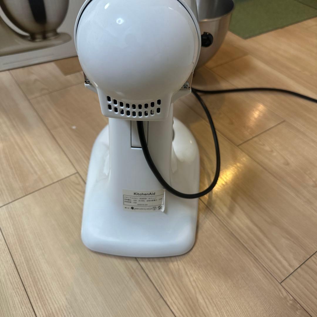 中古品￼キッチンエイド　スタンドミキサー（ホワイト）