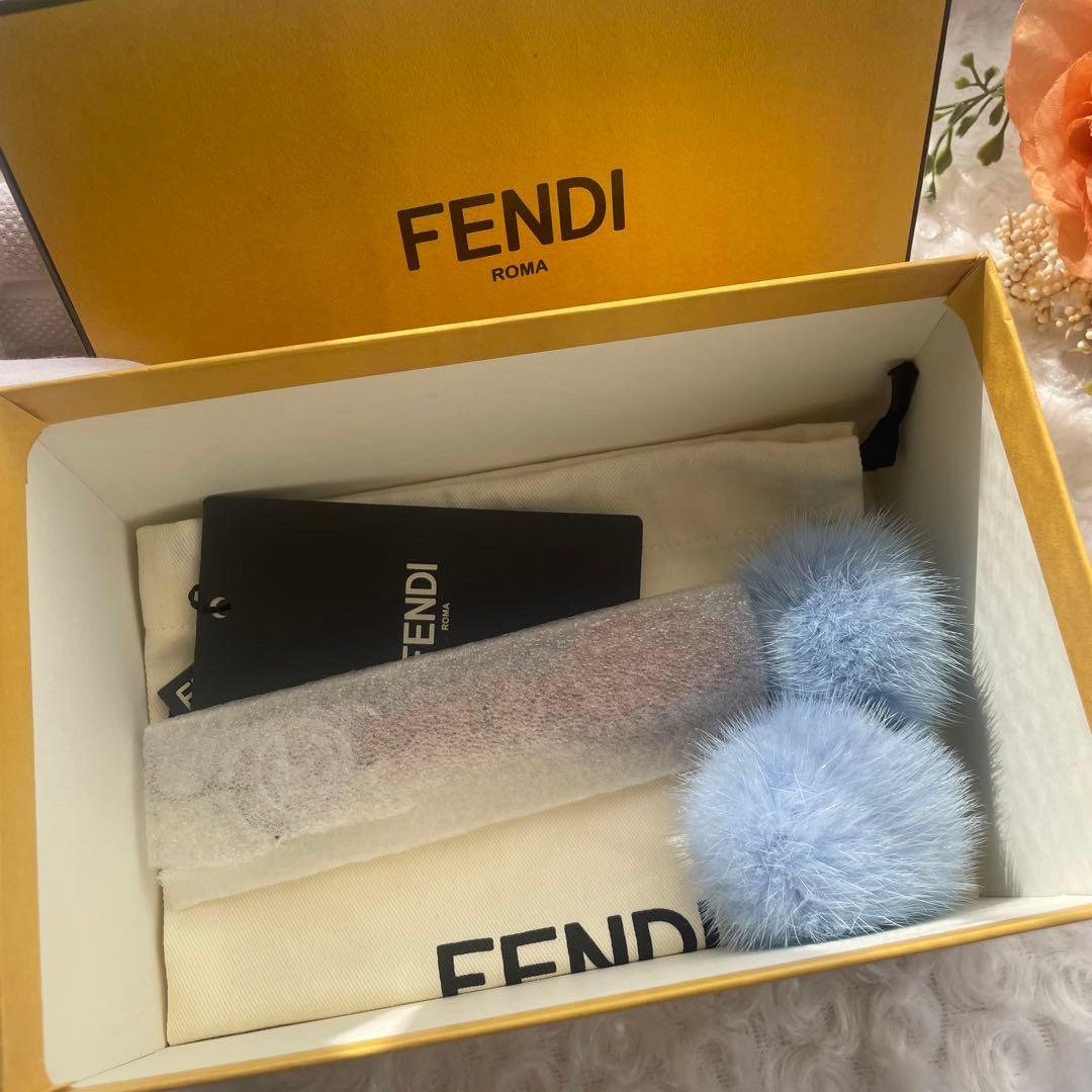 お値下げ✨極美品 未使用FENDI ファンーバッグチャーム チェリー フェンディ