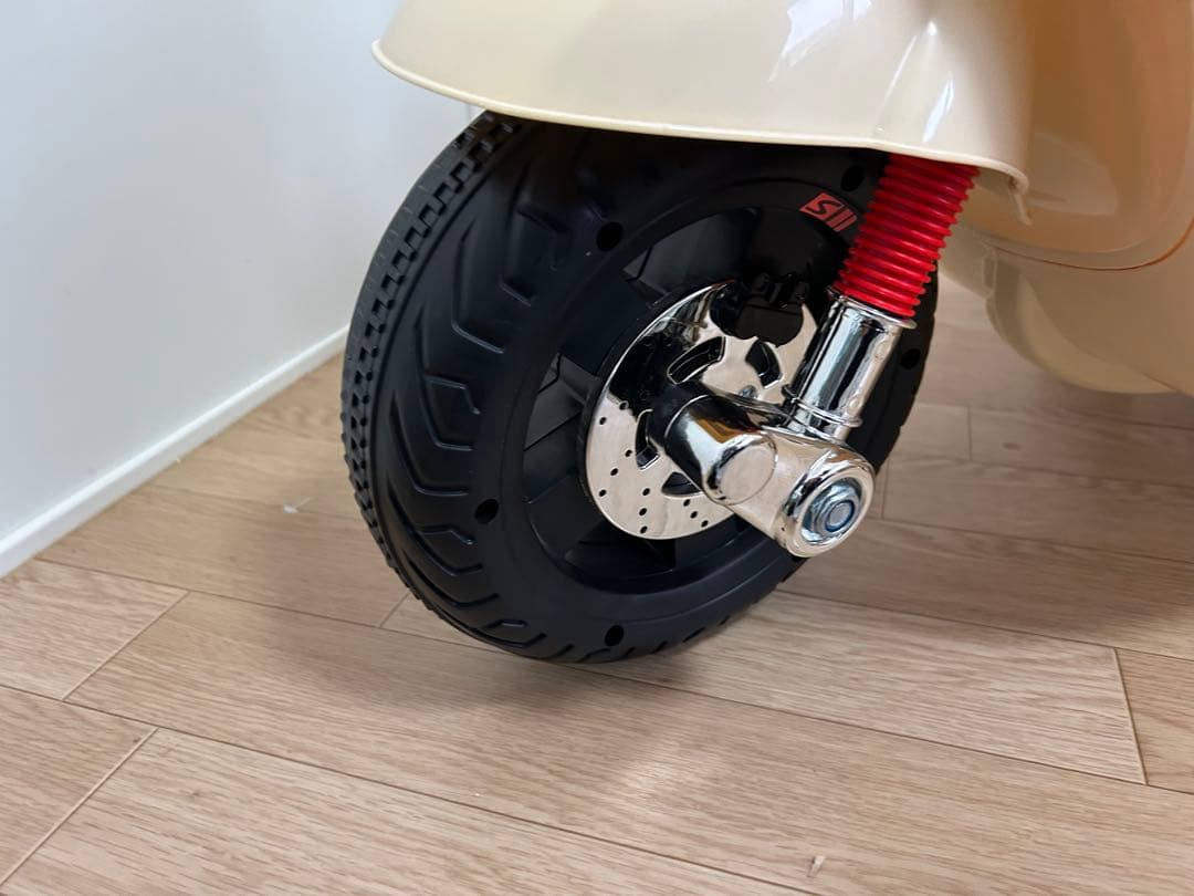 電動バイク ベスパ 子供用 乗用　補助輪付