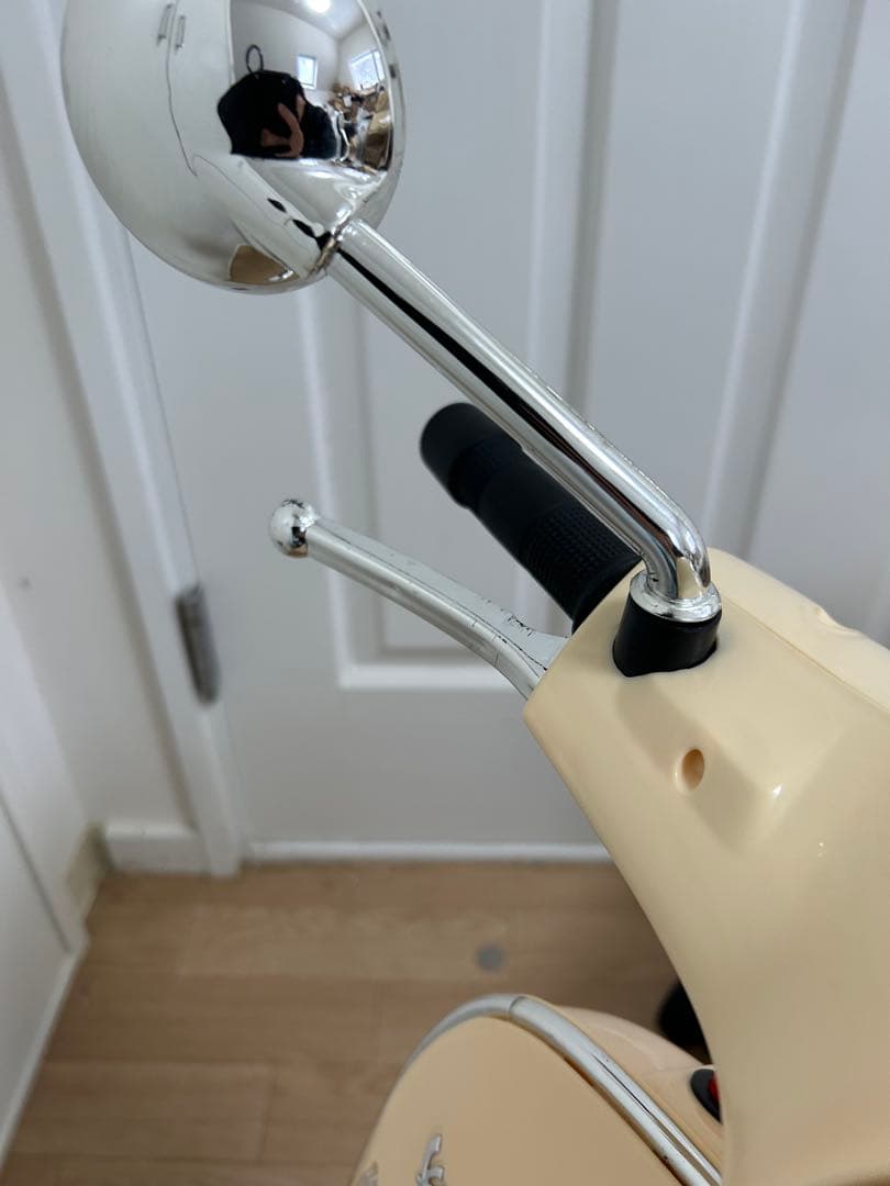 電動バイク ベスパ 子供用 乗用　補助輪付