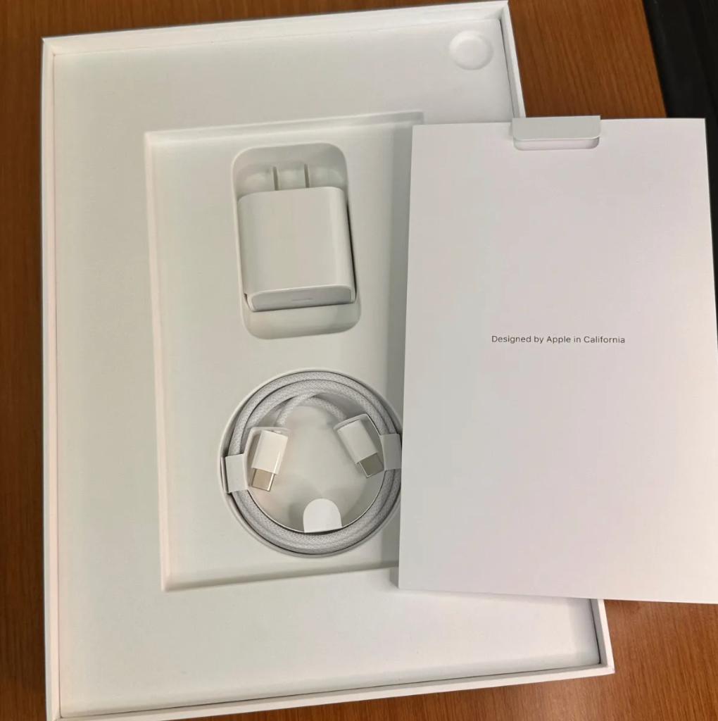 【保証有極美品】AppleiPadAir128GB MUWE3J/A K9293