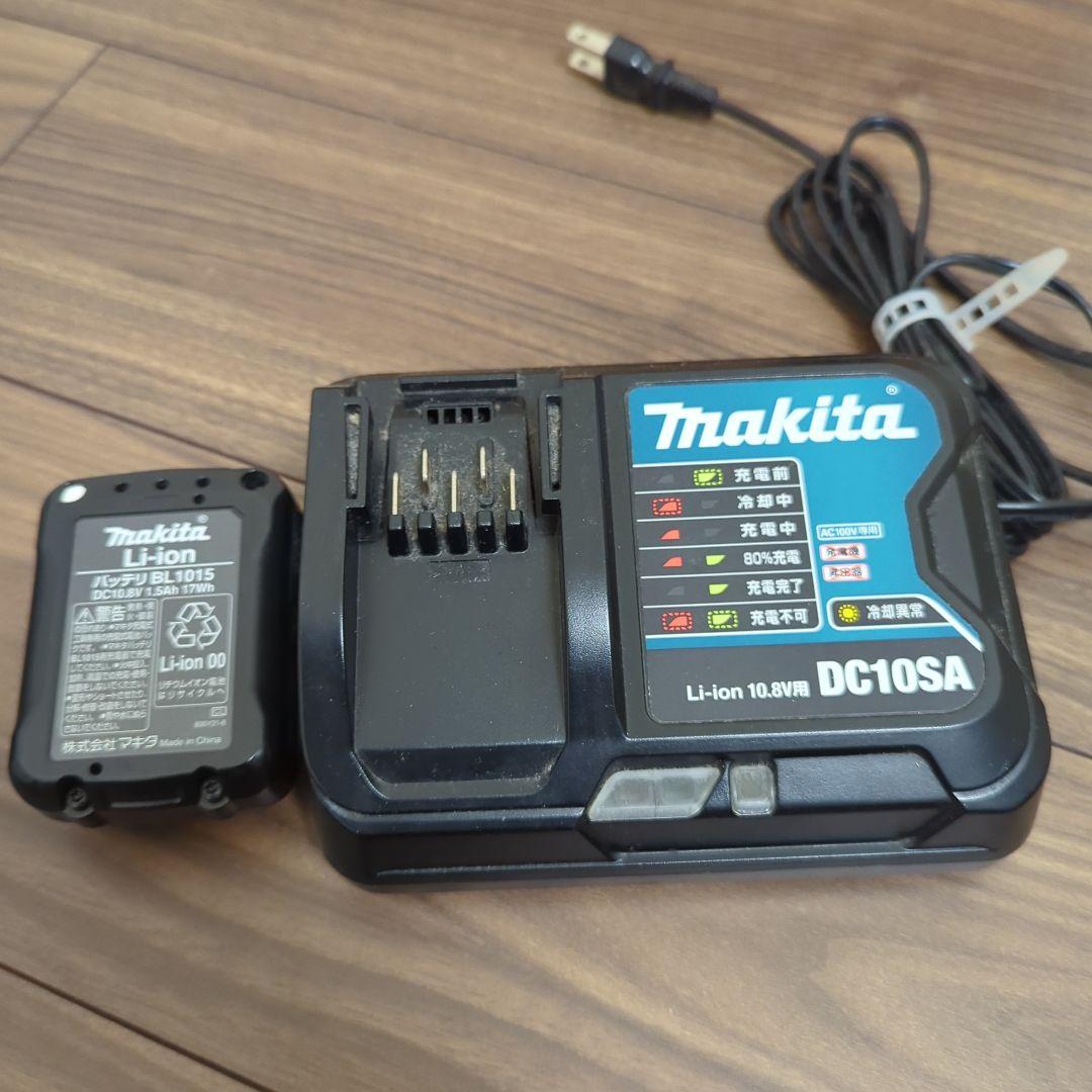 マキタ 充電式クリーナ 10.8V バッテリー・充電器付 CL107FDSHW