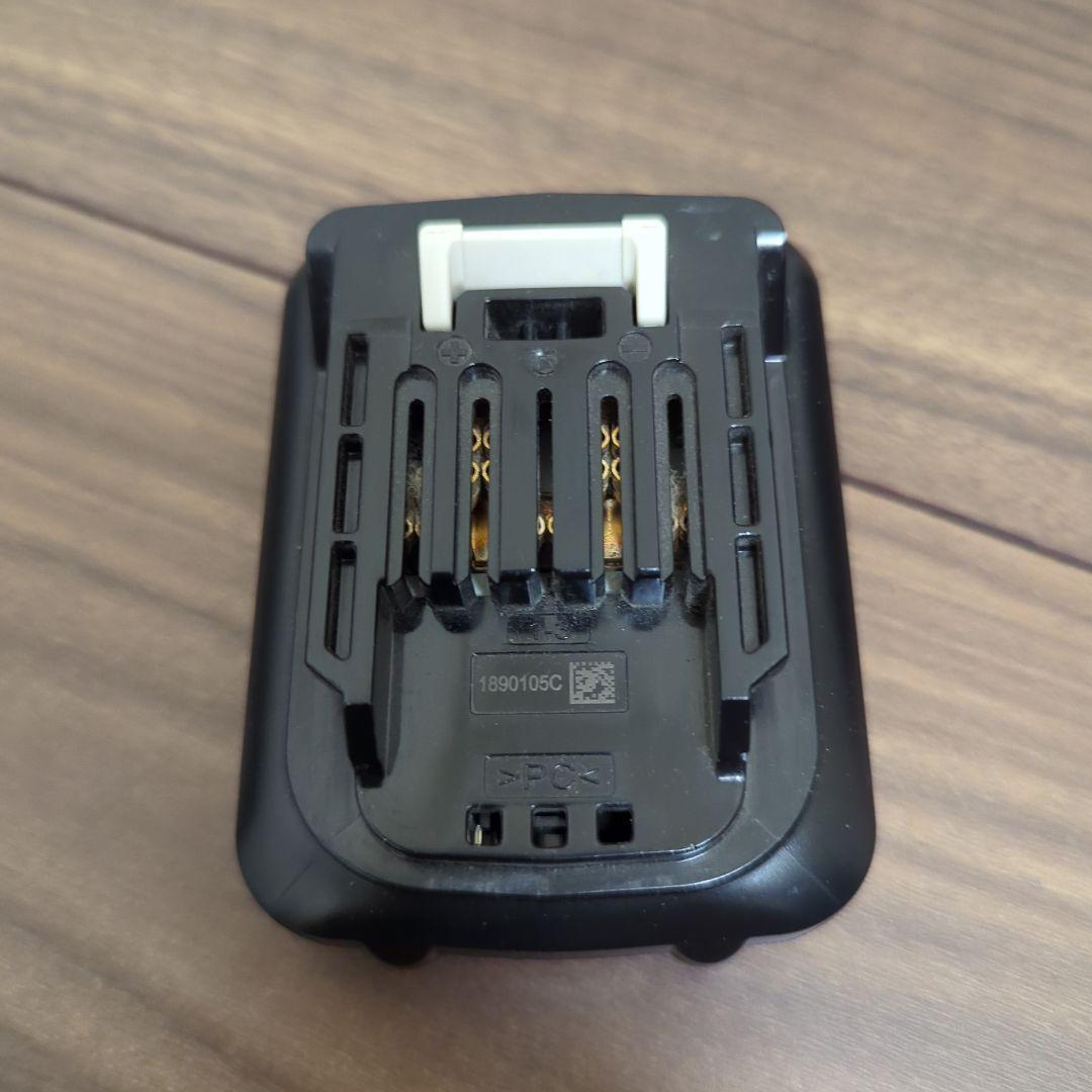 マキタ 充電式クリーナ 10.8V バッテリー・充電器付 CL107FDSHW