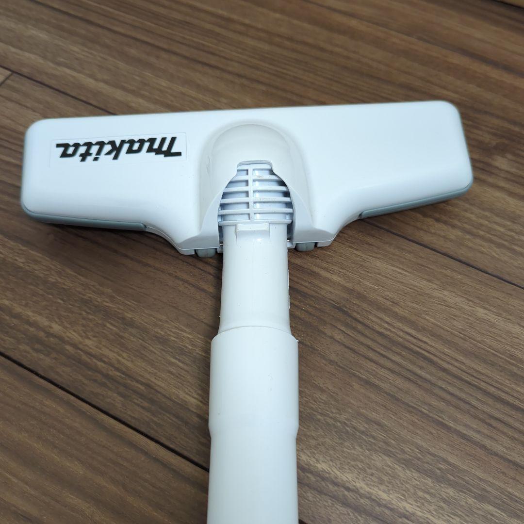 マキタ 充電式クリーナ 10.8V バッテリー・充電器付 CL107FDSHW