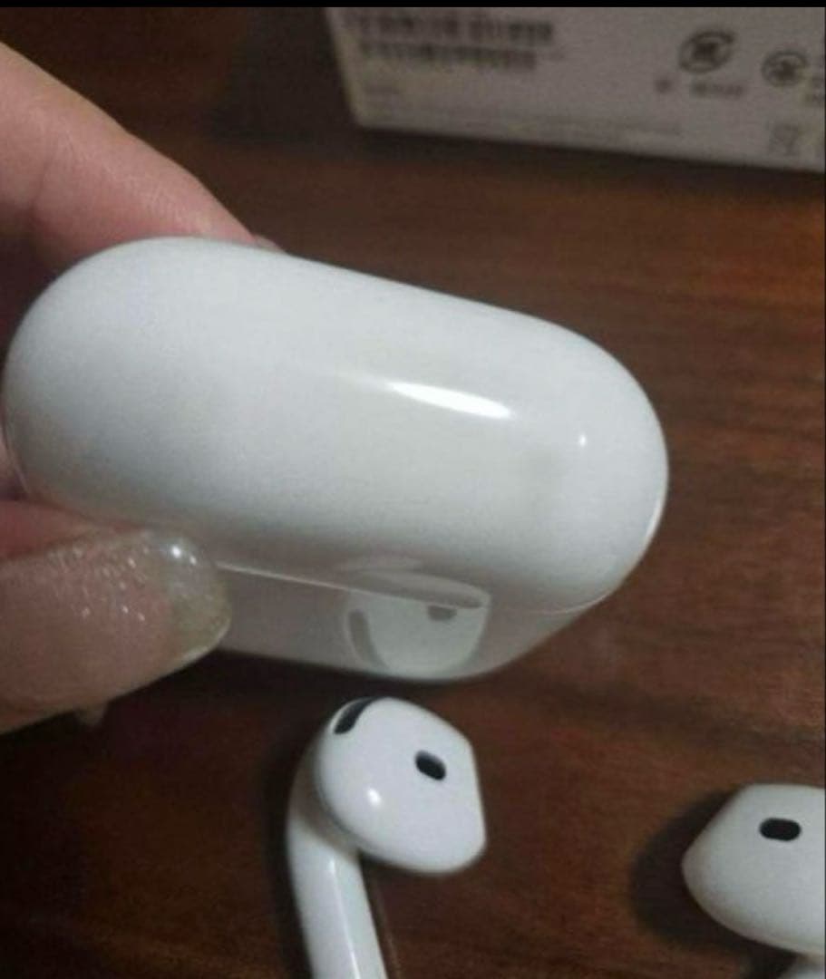 AirPods4本体 ホワイト ノイズキャンセリング