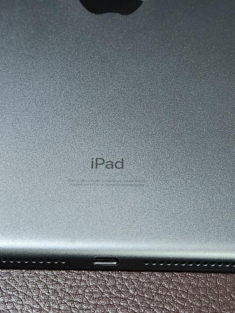 iPad 第8世代 32GB WI-fi+Cellularモデル スペースグレー