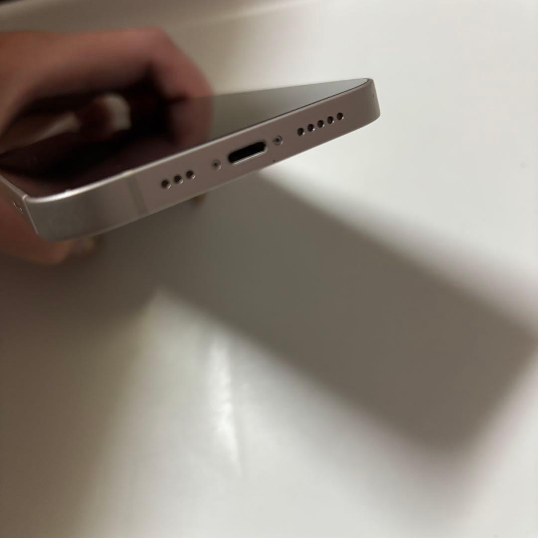 【美品】Apple iPhone 13 ホワイト 本体