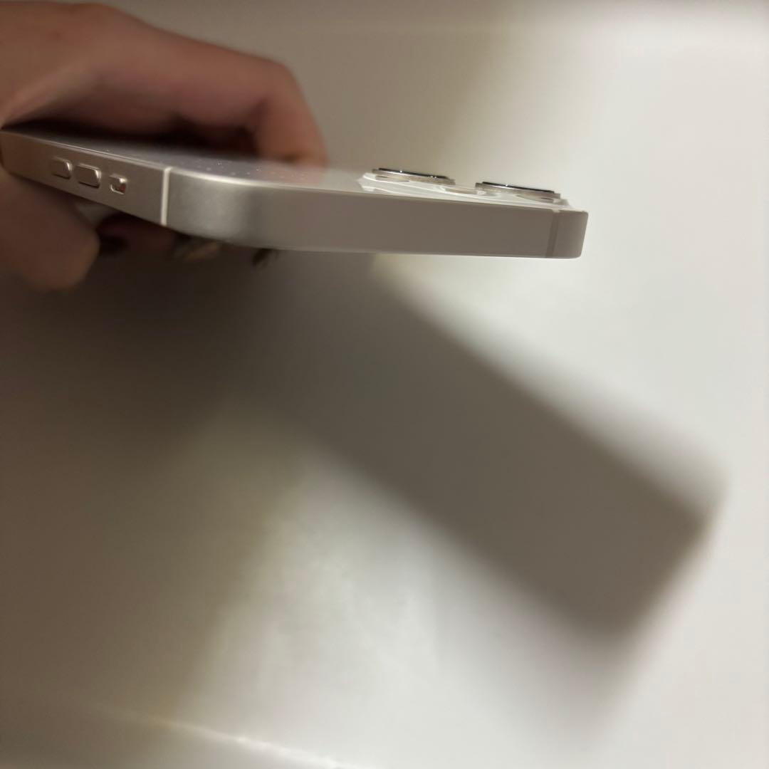 【美品】Apple iPhone 13 ホワイト 本体
