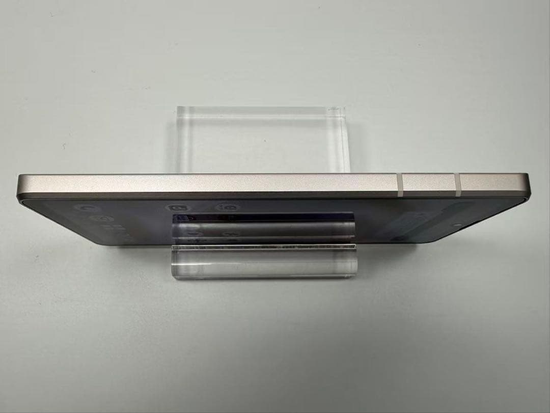 極美品 Aquos sense8 docomo SIMフリー ライトカッパー