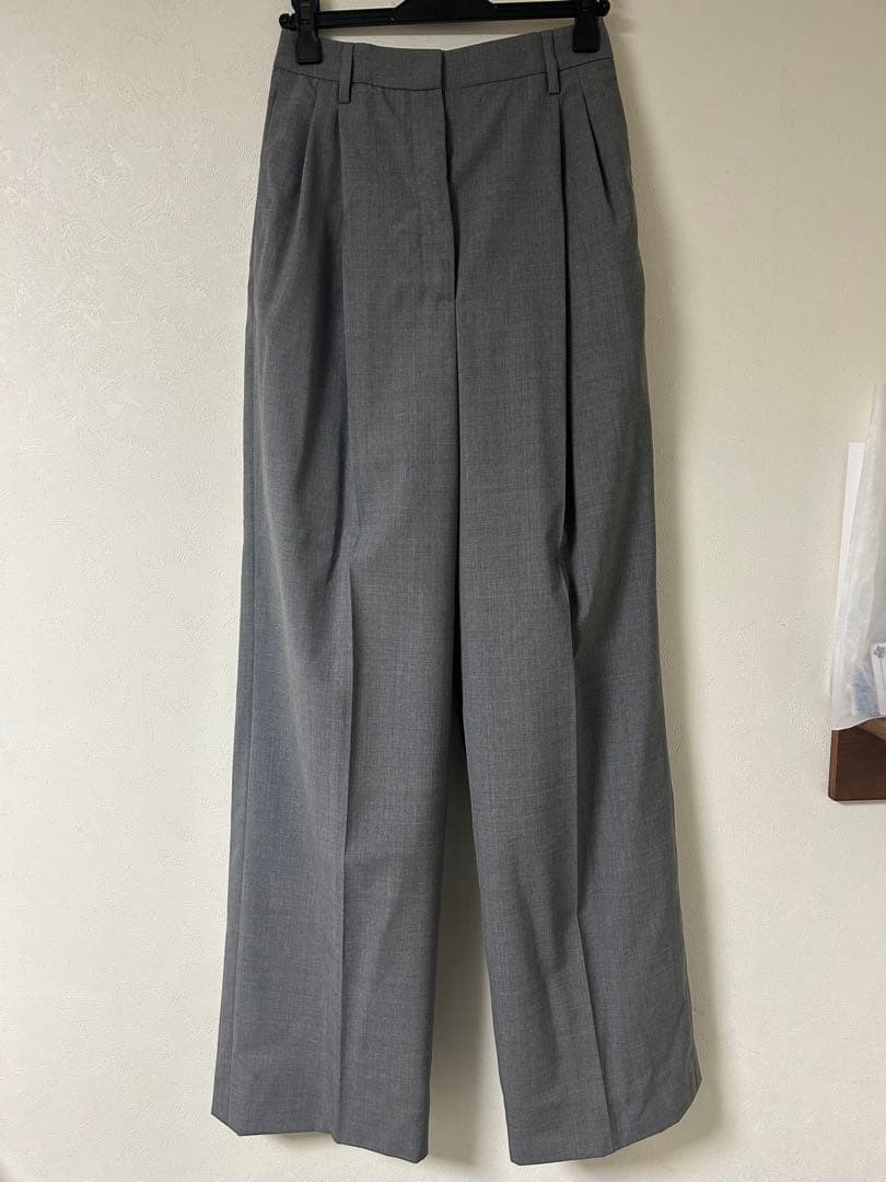 PRADA　グレー　ワイドストレートスラックス　24ss aw