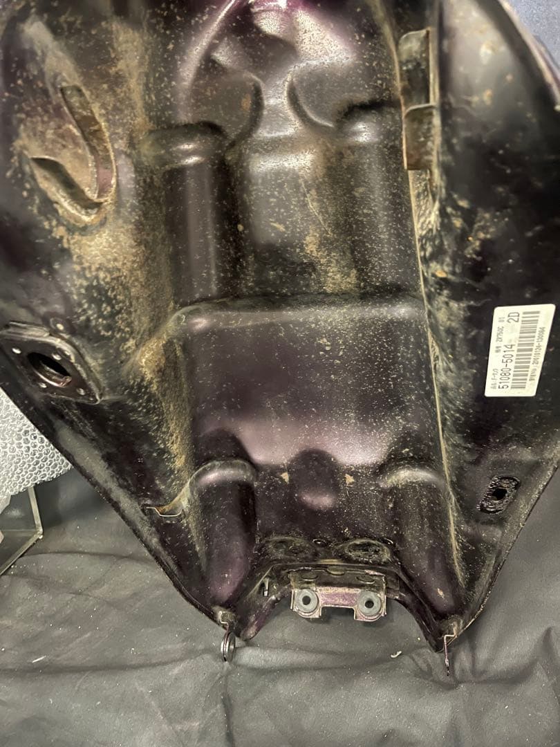 ゼファー 750 純正　タンク　外装