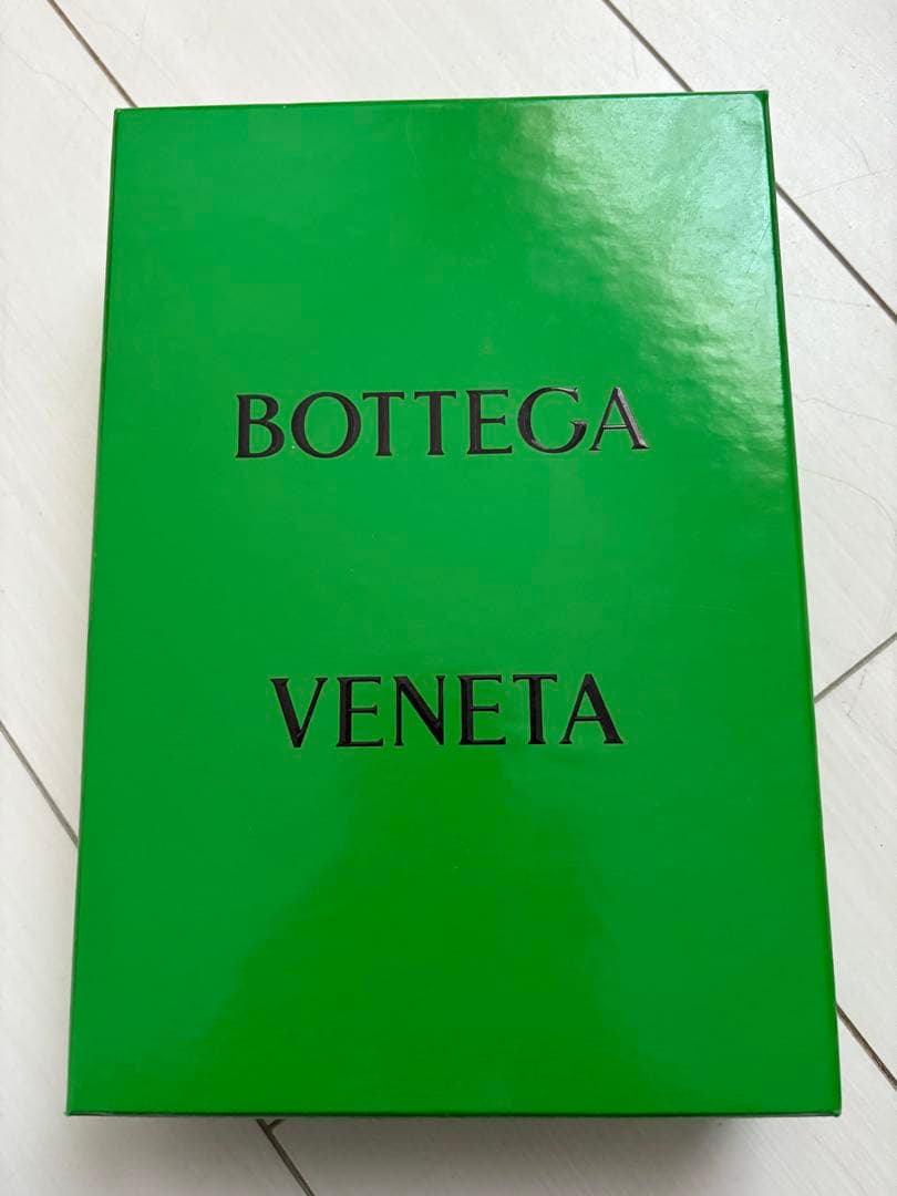 BOTTEGA VENETA レザー長財布 ラウンドファスナーパープル
