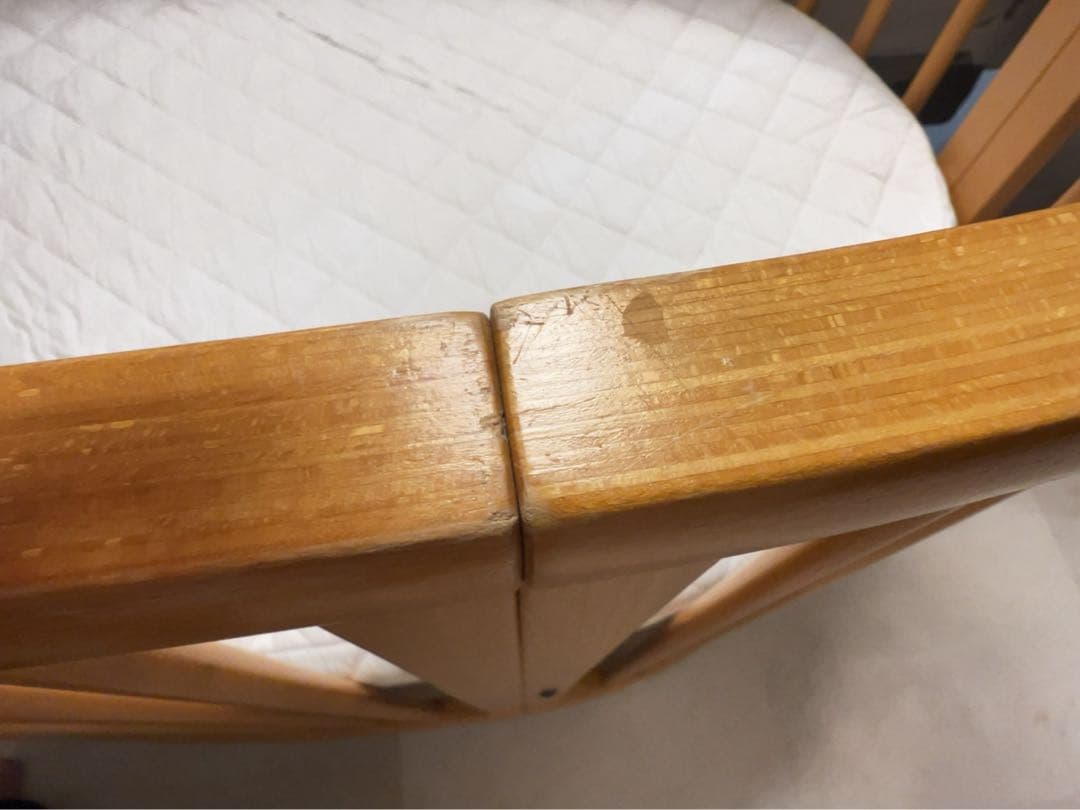 ストッケ　円形木製ベビーベッド