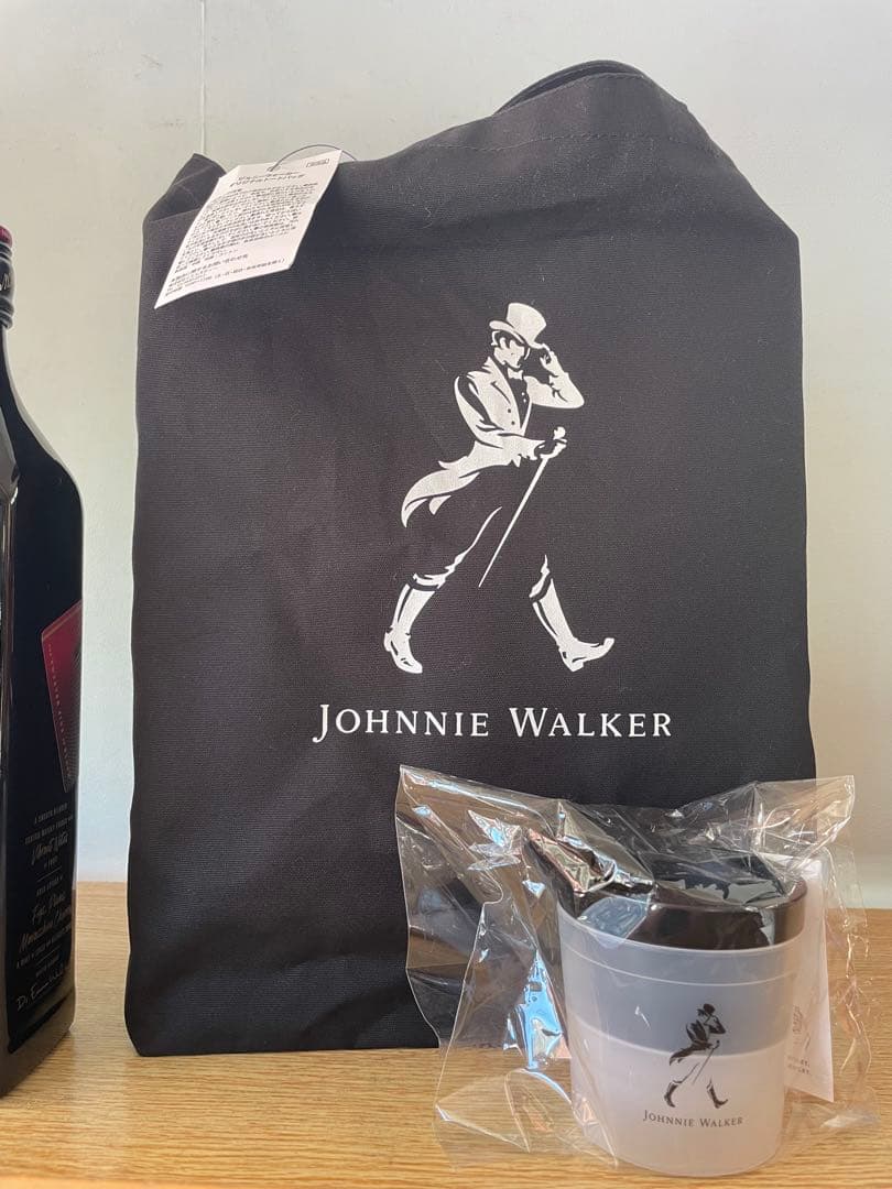 ジョニーウォーカー ブラックルビー 6本 & ノベルティ