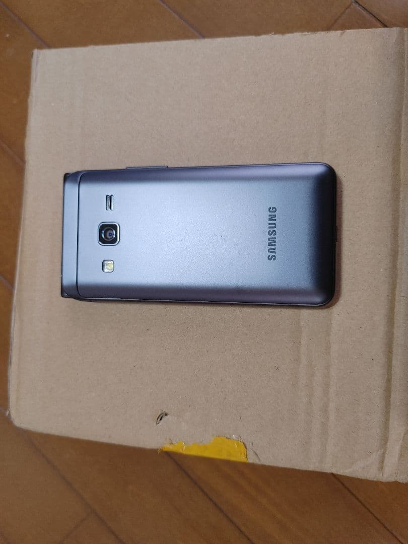 美品SAMSUNG Galaxy Folder2 2021年最終改良版32GB