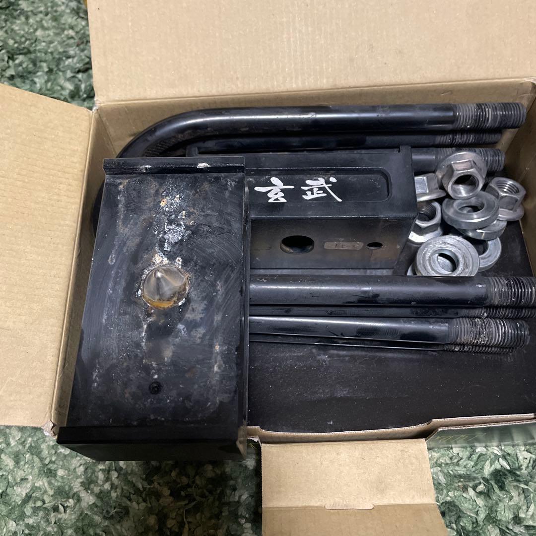 ハイエース200系　玄武1.0インチダウンブロック